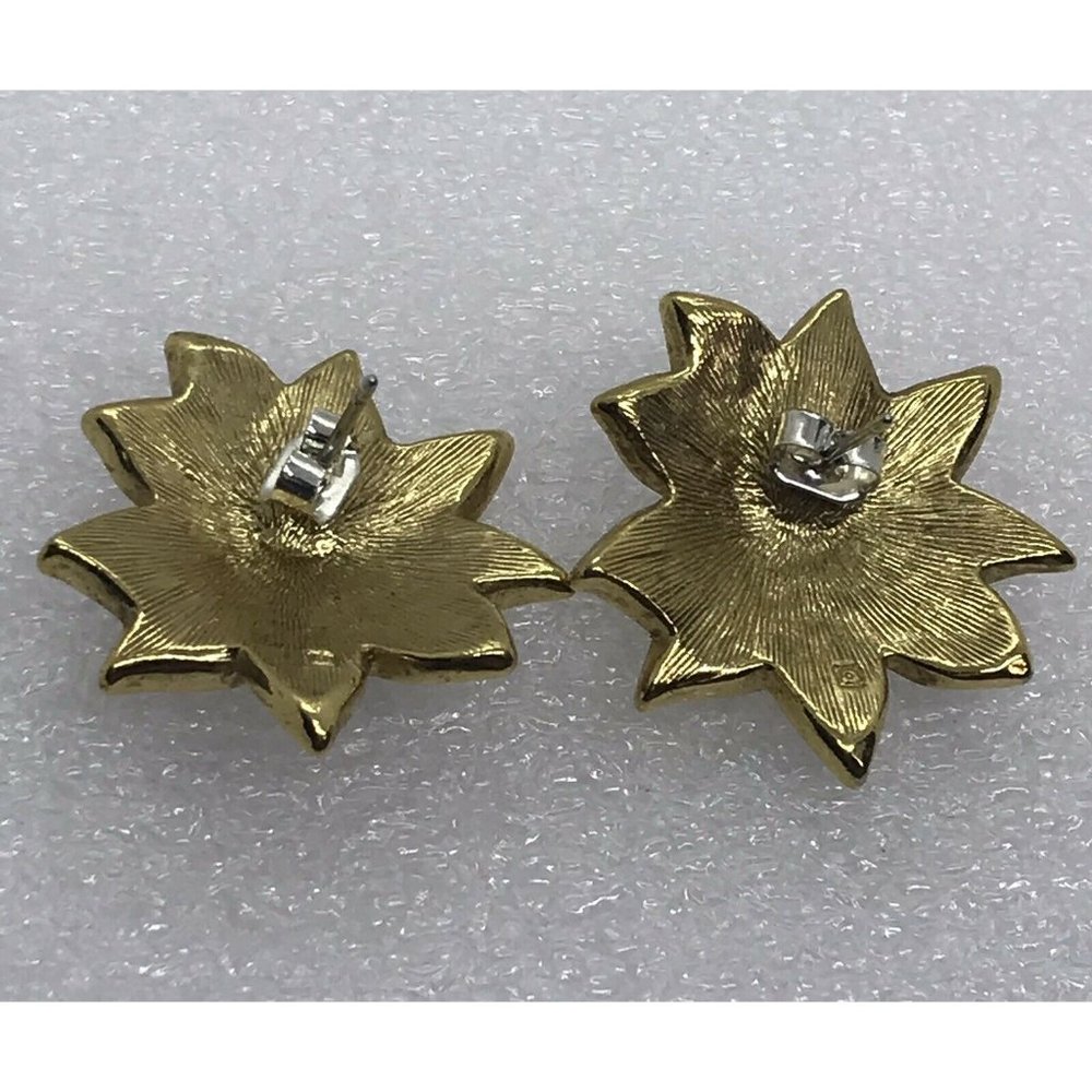 Glitter Gold Tone Red Enamel Floral Poinsettia Flower Post Earrings - Picture 4 of 7